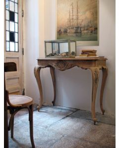 Curves and Carvings Teak Wood Victorian Classic Console 0137